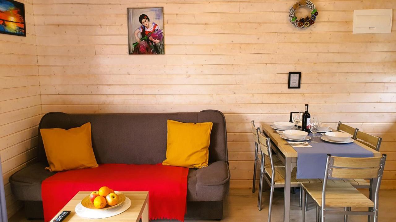 Kolorowe Domki Гонски Экстерьер фото