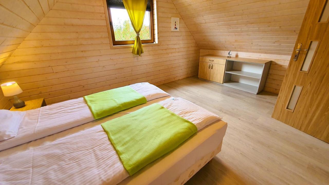 Kolorowe Domki Гонски Экстерьер фото
